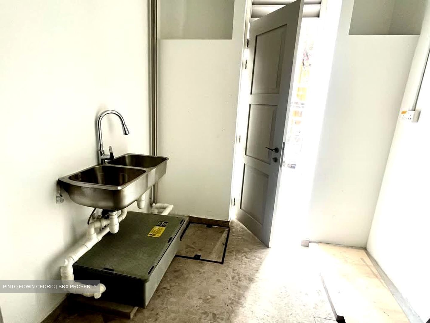 Desker Road Conservation Area (D8), Retail #566803011